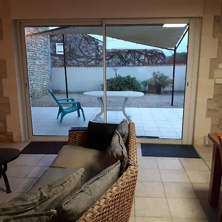 L'en Haut Des Vignes Bed & Breakfast *